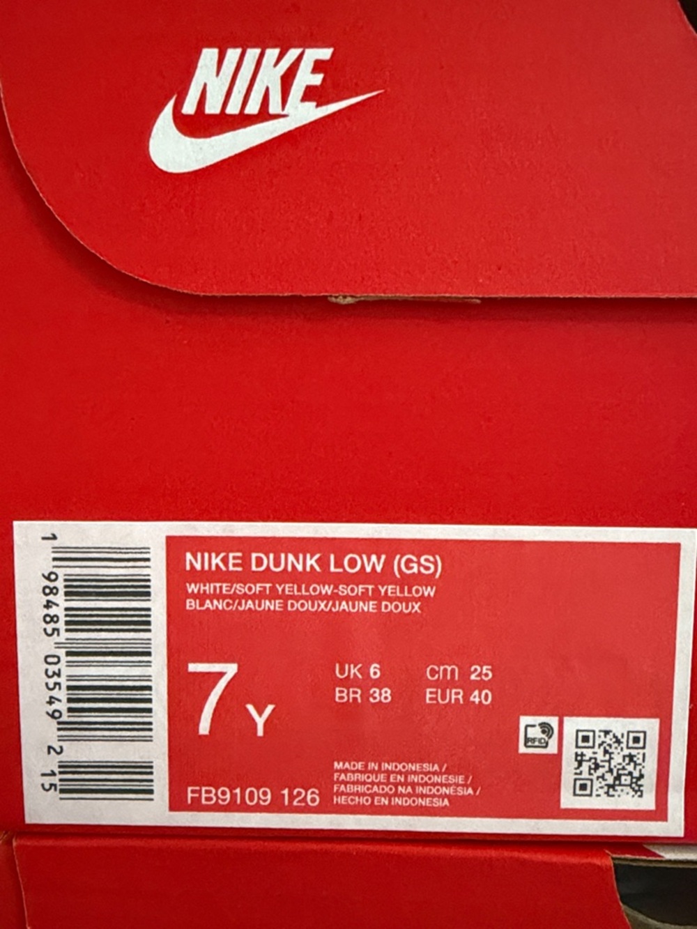 Nike Dunk Low Soft Yellow FB9109-126 Size 7Y - Picture 6 of 6